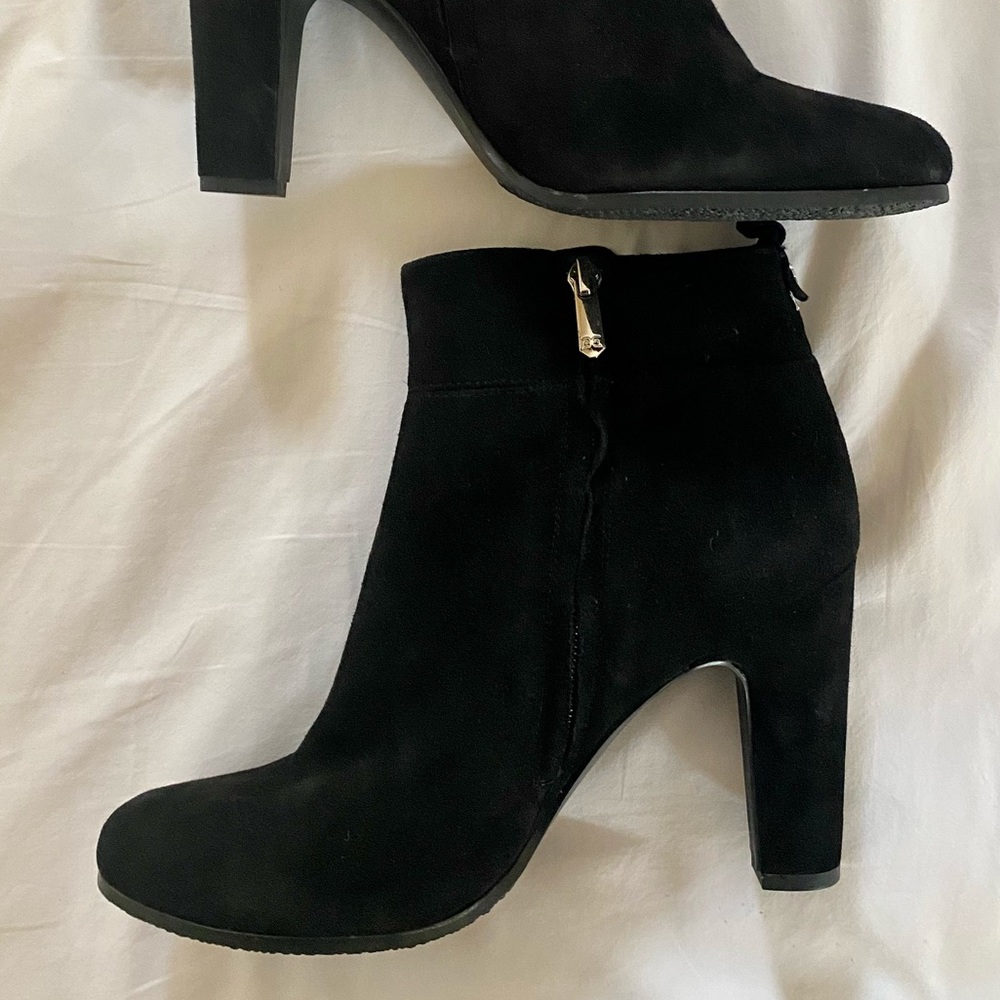 Unworn Sam Edelman Black Suede Booties